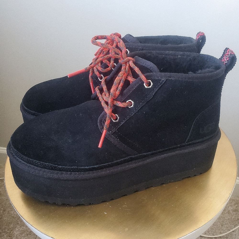 UGG Neumel Heritage Platform Chukka Boots